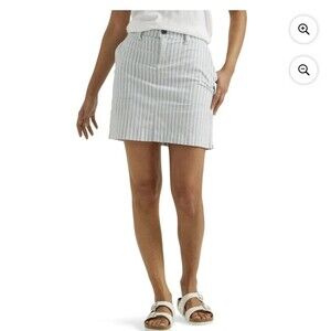 LEE Women’s Size 6M Mid Rise Skort Ultra Soft Waistband • Grey Stripe